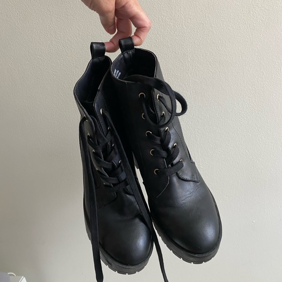 Forever 21 black platform Boots ! - Picture 4 of 11